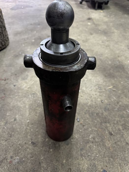 Silowniki hydrauliczne AUTOSAN