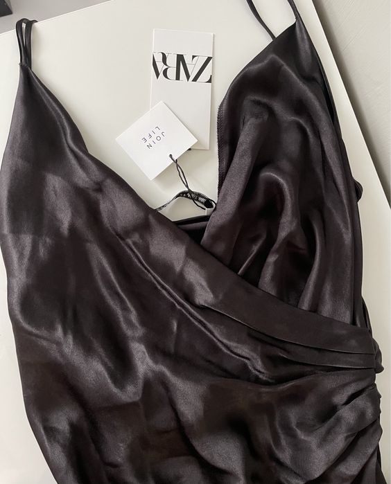 Сукня  ZARA міді з сатину нова