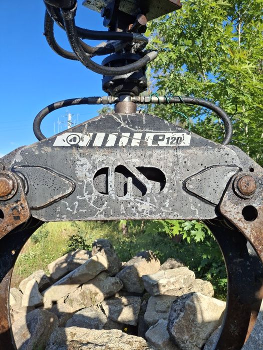 Pinça florestal com rotor