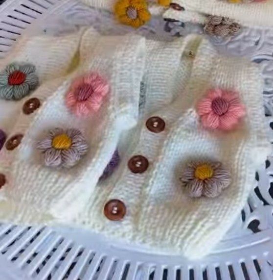 Дитячий одяг ручної роботи