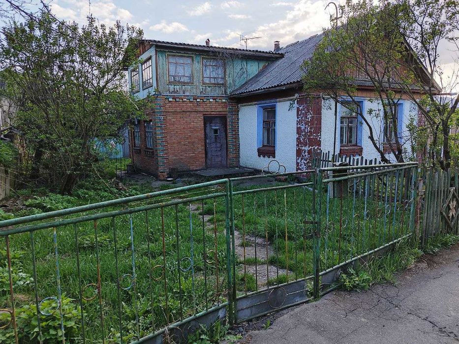 Будинок Книжківці  Центр Будинок 33 сотки  землі Н