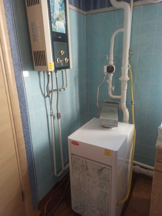 Продаж 147м будинку+будиночок для батьків з газовим опаленням.