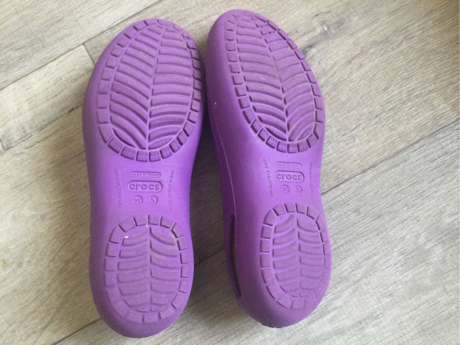 Продам кроксы , оригинал.