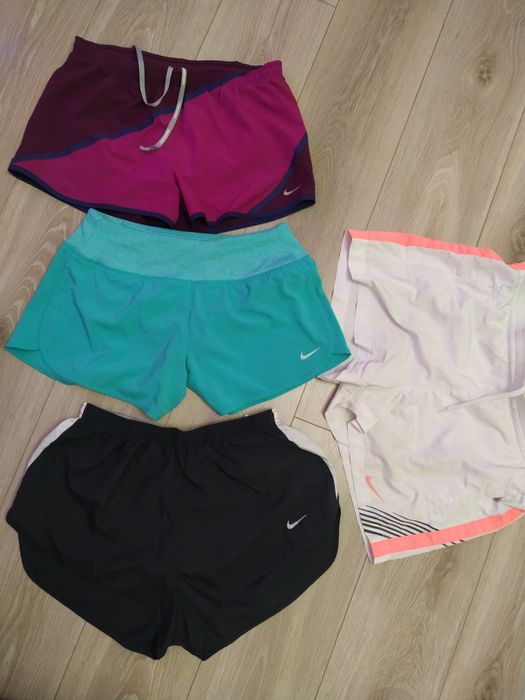 Шорты женские  р. М-Л спортивные Nike
