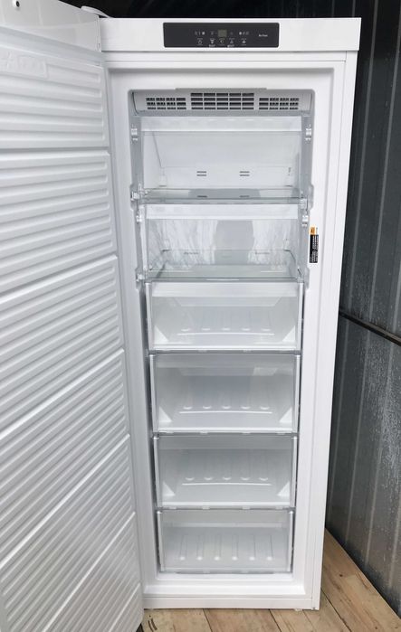 Zamrażarka szufladowa BAUKNECHT No-Frost - 165 cm.