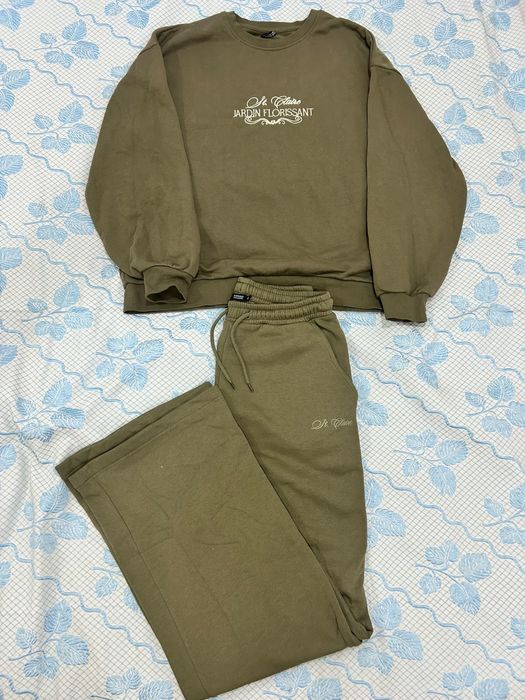 Conjunto fato de treino