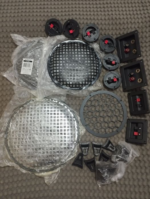 Розпродаж аудіо фурнітури