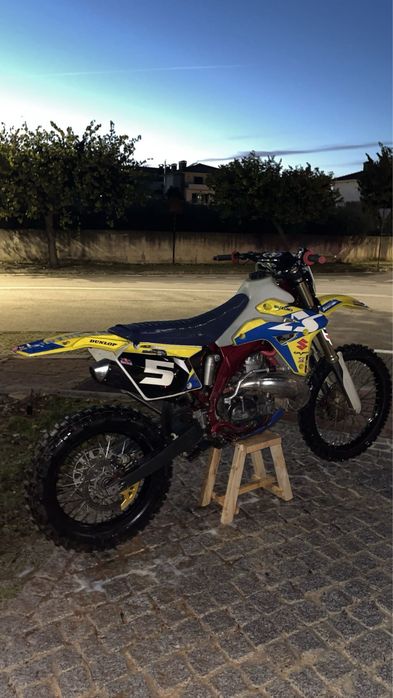 Vendo Suzuki rmz com motor rm 250 2t Matriculada