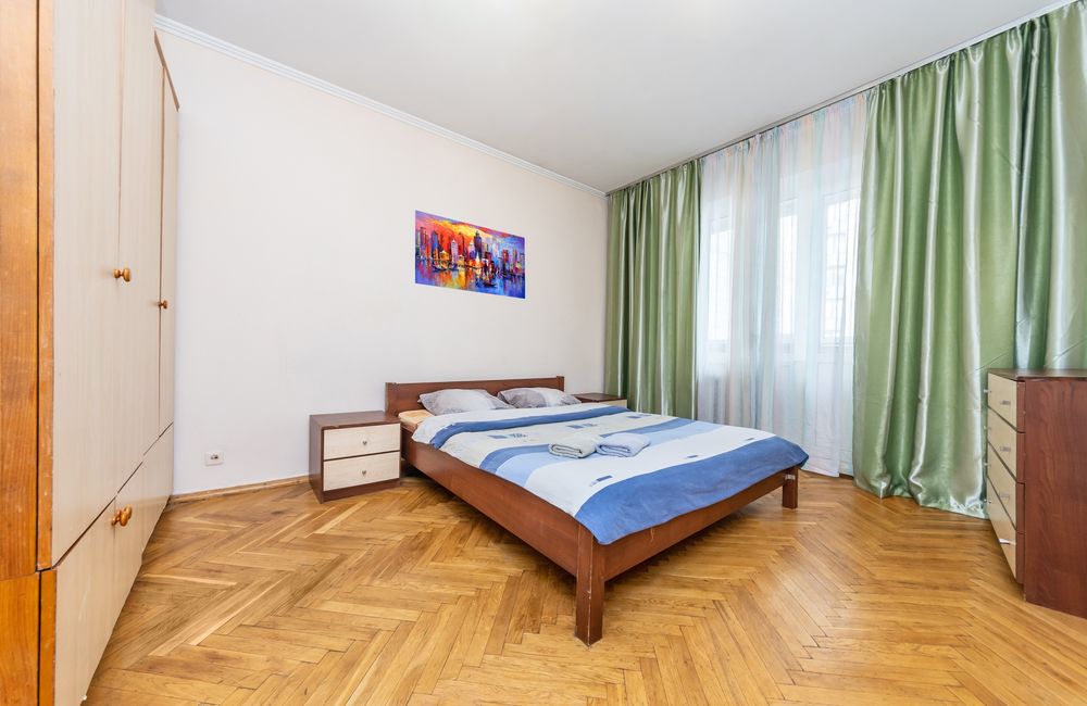 Посуточно 3к. метро Левобережная 7 минут ходьбы, МВЦ 2 мин