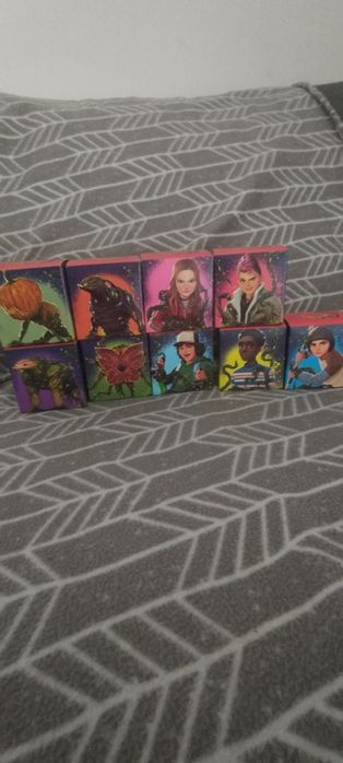 Bonecos da série Stranger Things