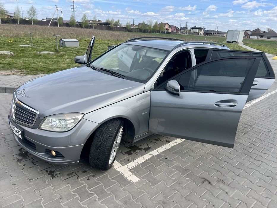 Mercedes-Benz C-Class 2010