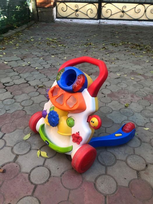 Дитячі ходунки-каталка Chicco «Перші кроки» (Ігровий центр)