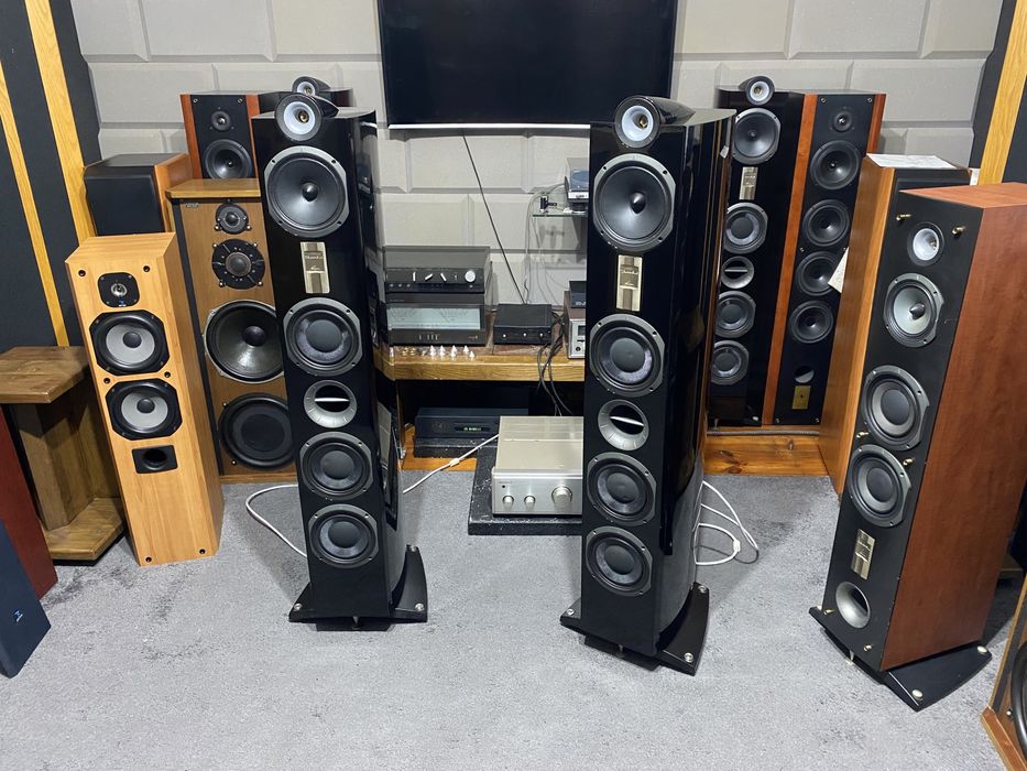 Triangle Genese Lyrr black piano