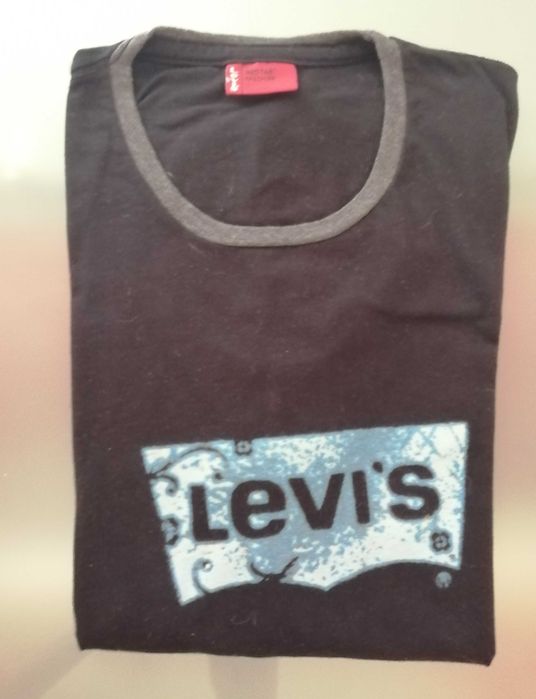 Conjunto de três t-shirts