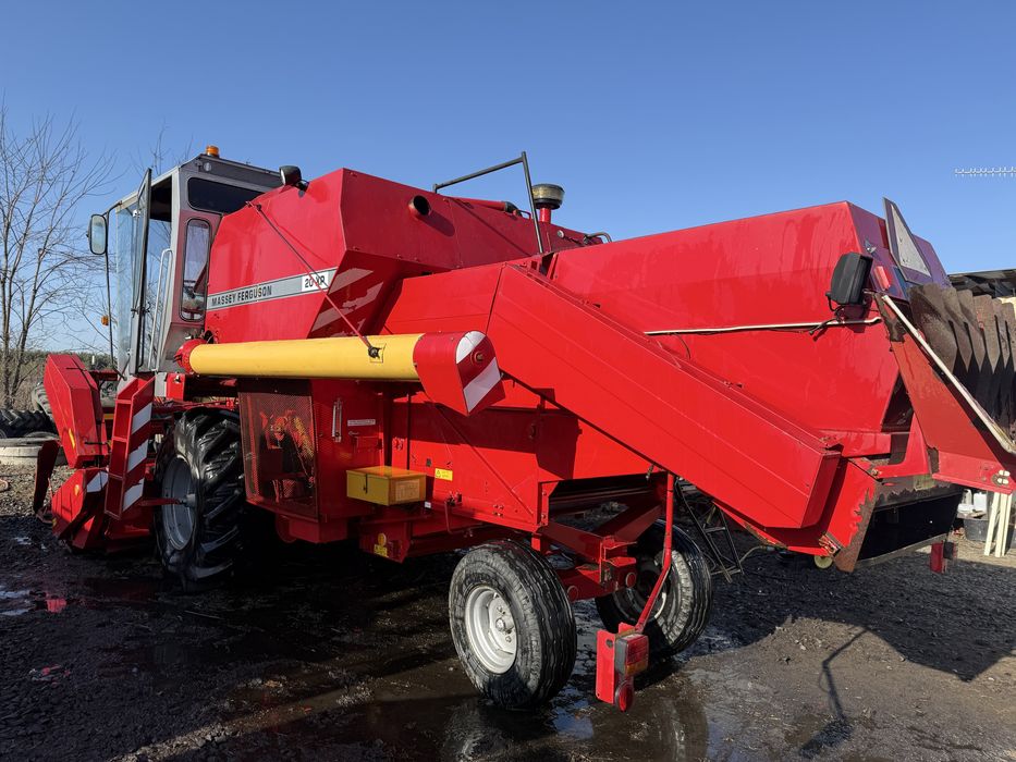Зернозбиральний комбайн Massey Ferguson 20XP
