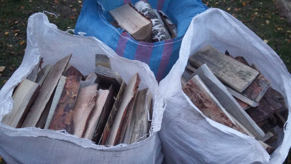 drzewo sosnowe drewno rozpałkowe