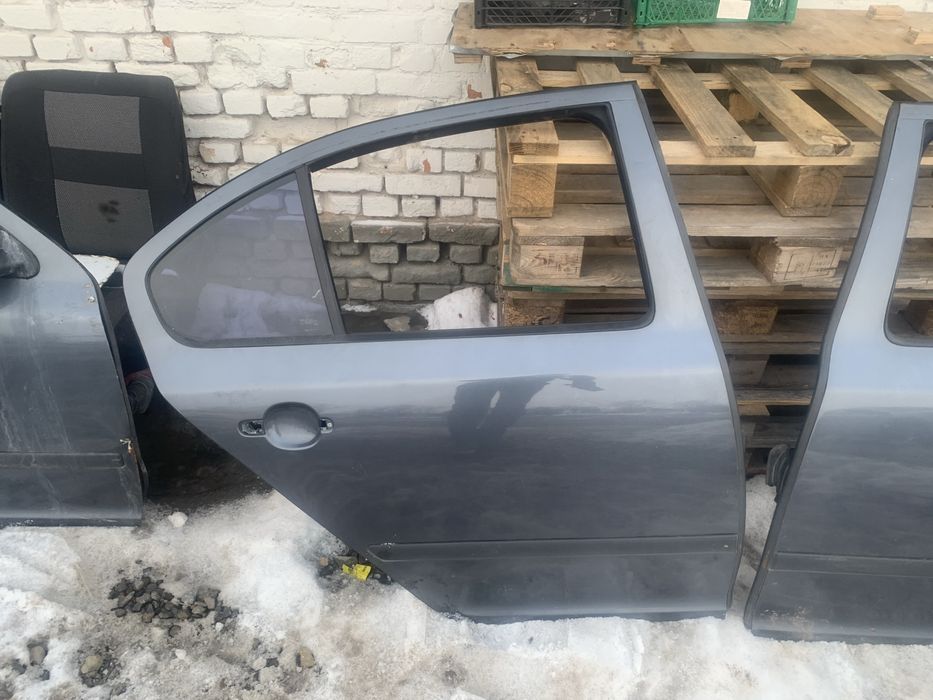 Двері двери зад праві ліві skoda octavia a5