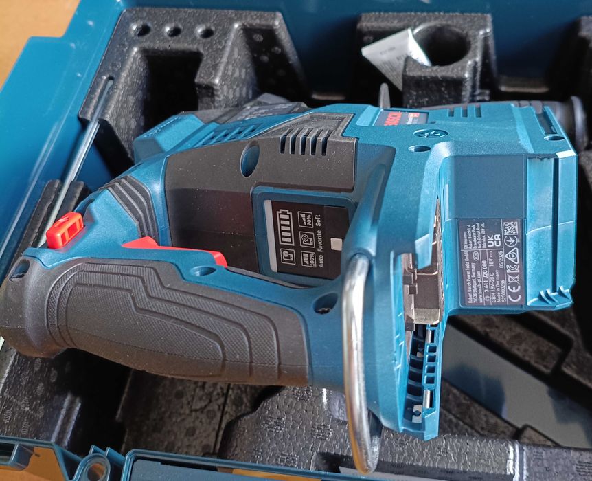 Młotowiertarka Bosch GBH 18V-28 C w zestawie z walizką L-Boxx 238 .