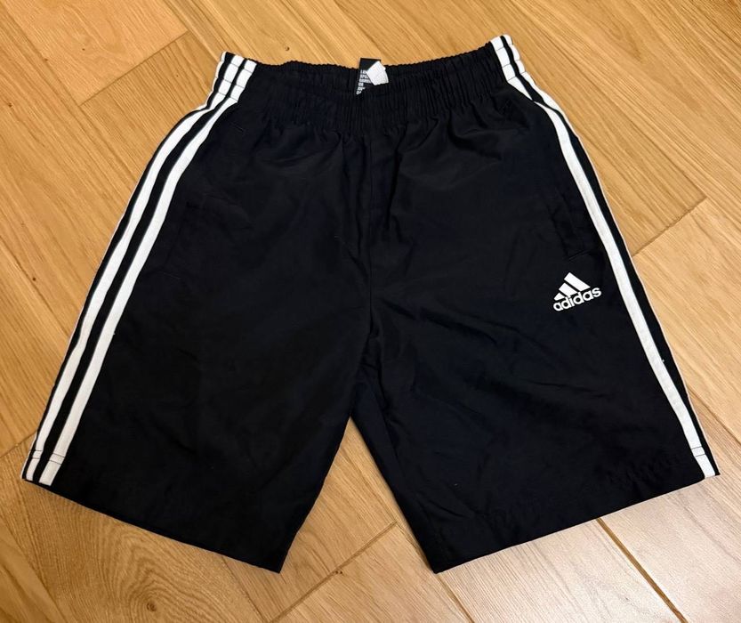 Дитячі спортивні шорти бренду Adidas на 11-12 років