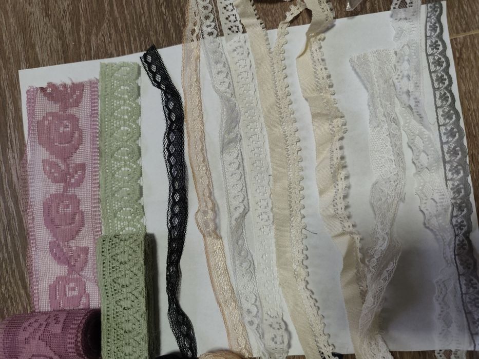 Кружево тесьма, лента атласна, косточки для бюста