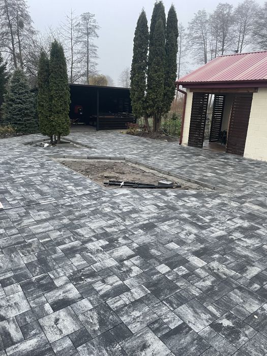 Укладання тротуарної плитки