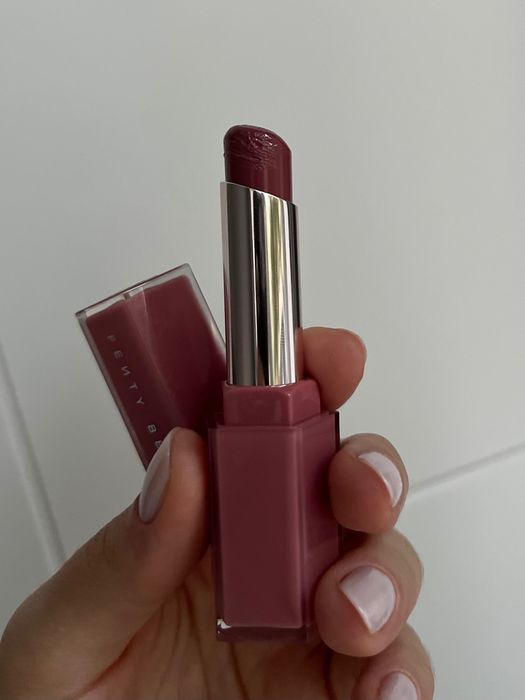 Fenty Beauty FUSSY FU$$Y szminka pomadka błyszczyk