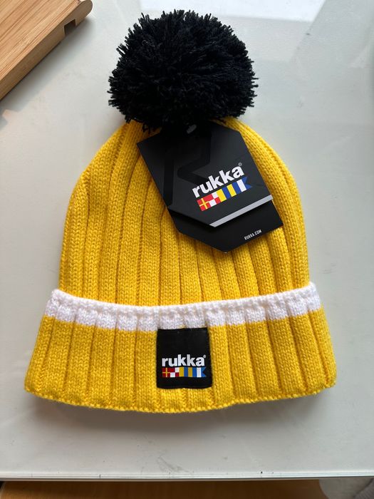 Żółta czapka rukka