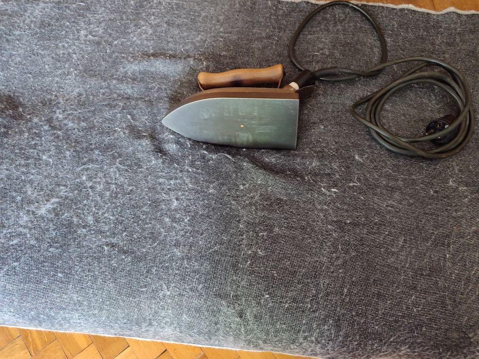 Żelazko z PRL-u lata 60