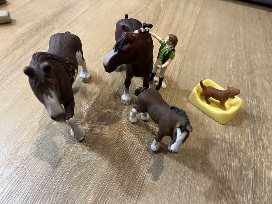 Zestaw Schleich konie i figurka