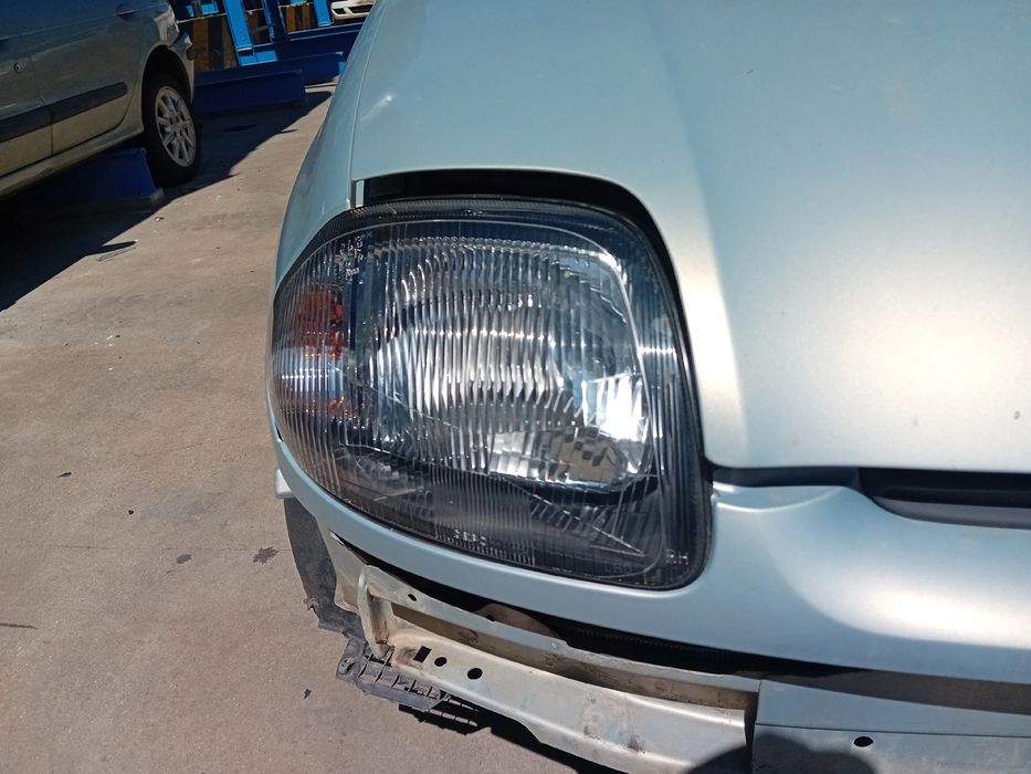 Ótica / farol direita RENAULT Clio II (BB0/1/2_, CB0/1/2_)