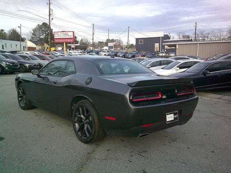2022 Dodge Challenger SXT