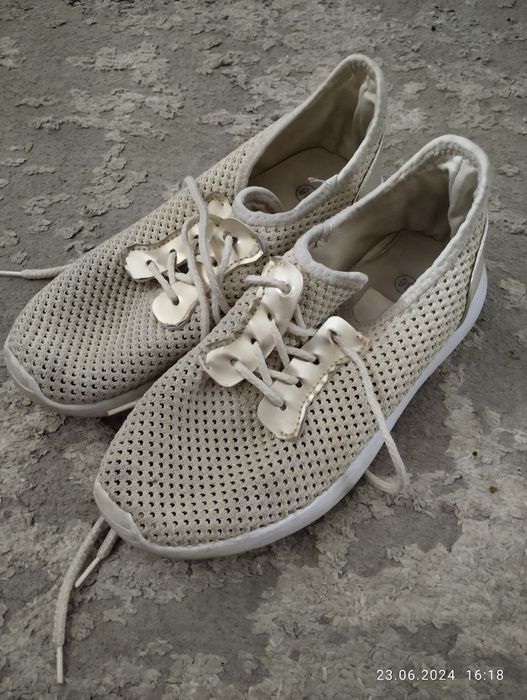 Buty wiązane lekkie