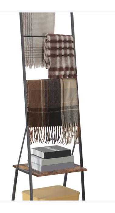 Wolnostojący Wieszak na Ręczniki z półką.