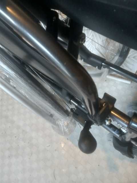 Wózek inwalidzki ze stopów lekkich- NOWY