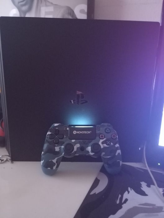 Ps4 pro + comando + volante + pedais