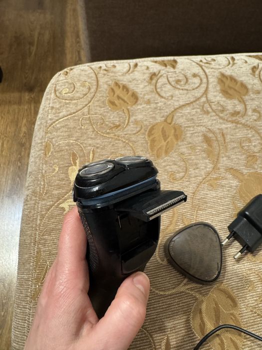 Електробритва Philips 3000