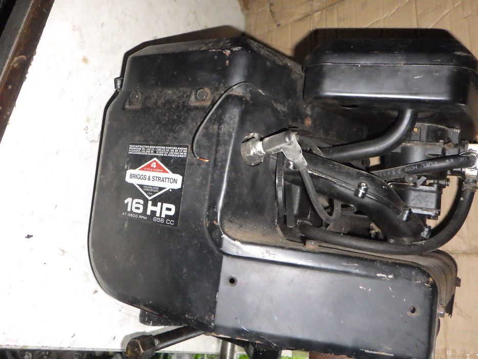Silnik Briggs & Stratton 16 HP 2 Cylindrowy 2 x Twin Oryginalny-Czesci