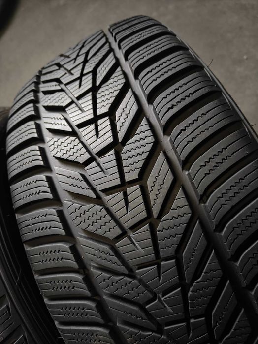 R18 225 45 шини зимові 23р Hankook Winter I*cept Evo 3 як нові