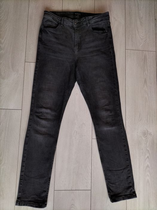 Jeansy MOHITO elastyczne dżinsy jeans 38 L czarne