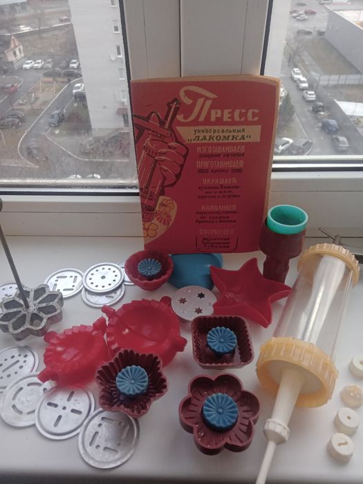 Продам  новый  кондитерский шприц