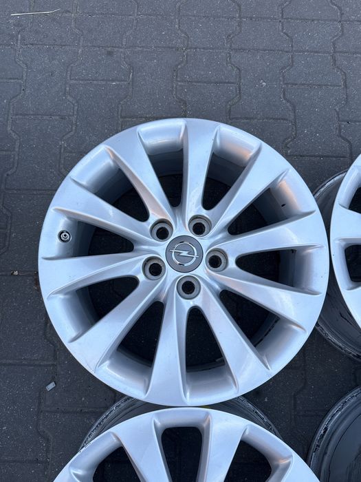 Felgi aluminiowe 18 cali 8J 5x120 et 42 Opel Insignia