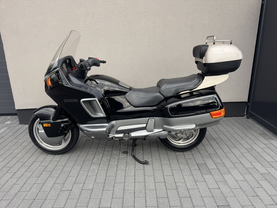 Honda PC800 Rezerwacja