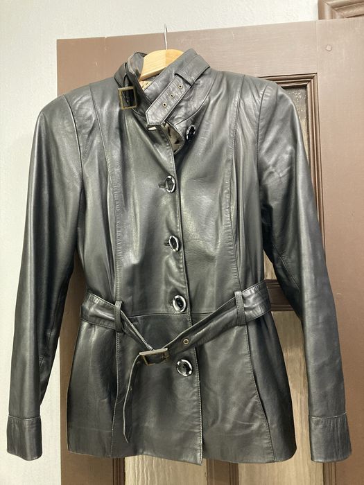 Жіноча шкіряна куртка
