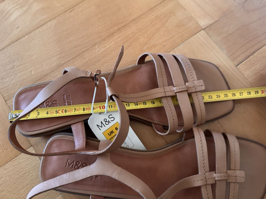 Шкіряні босоніжки M&S р.39-40