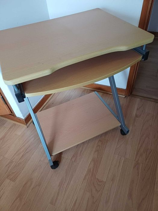 Secretária para computador