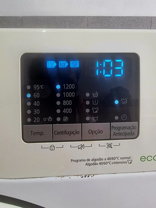 Máquina de Lavar Roupa Samsung EcoBubble 7kg