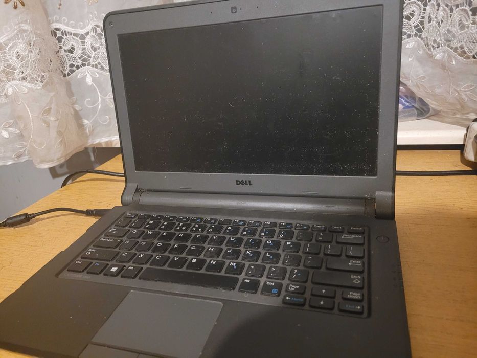 Laptop Dell Latitude 3340