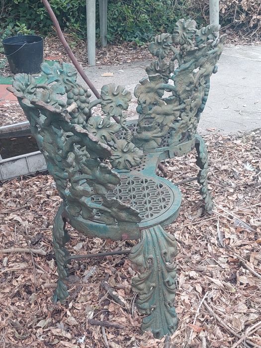 Banco de jardim em ferro - Namoradeira