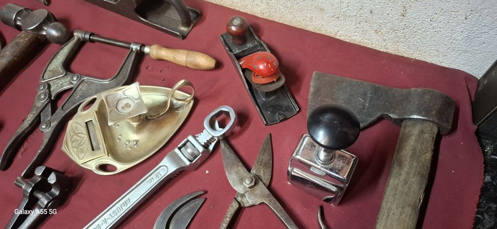 várias ferramentas antigas ( veja a descrição)