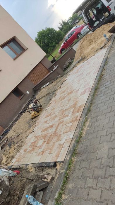 Usługi brukarskie , ziemne , kanalizacyjne